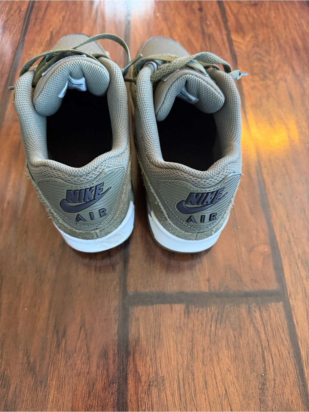 Nike Men's Olive Green Low-Top Sneakers - Picture 6 of 6